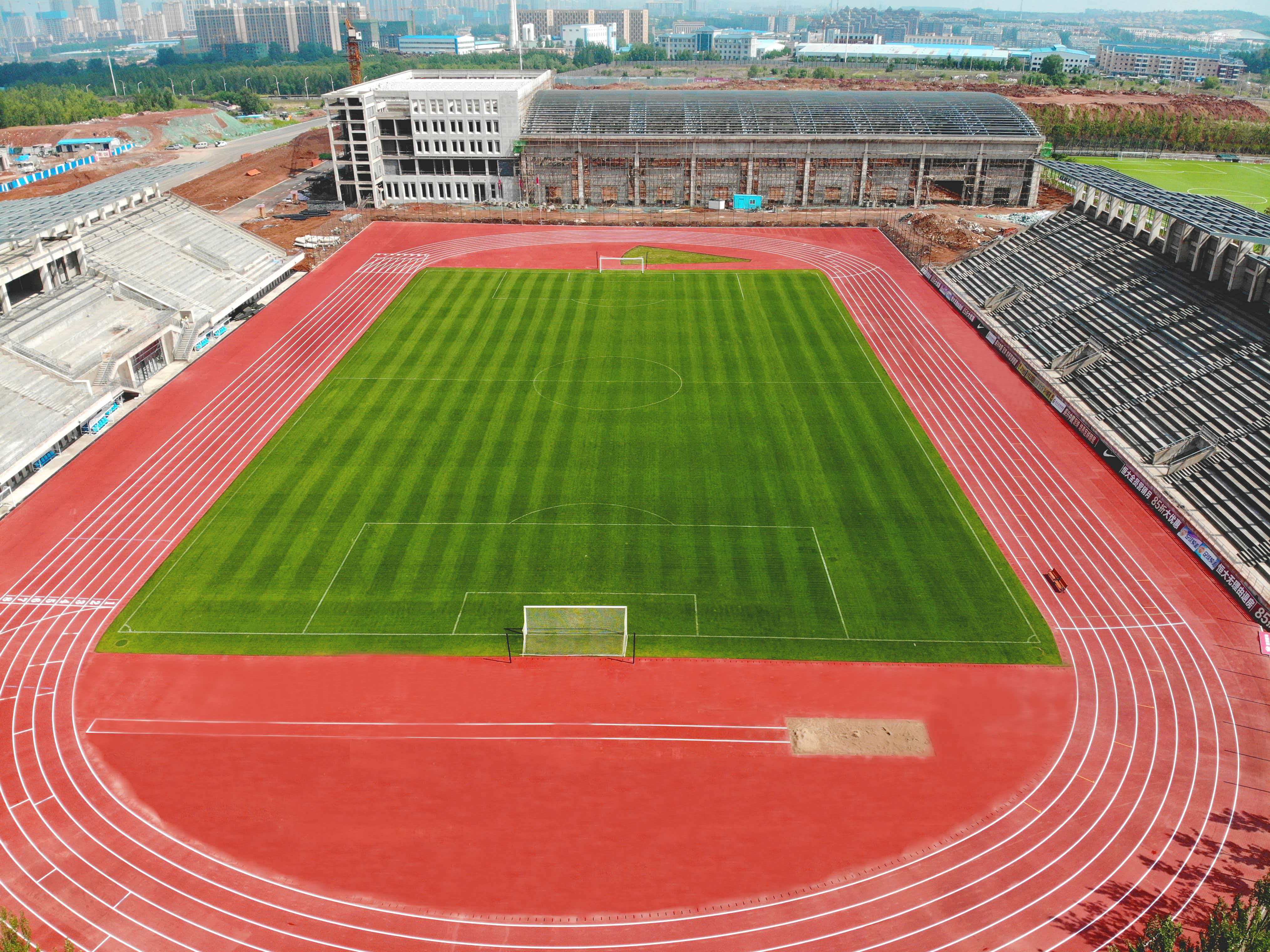 酒泉市仿真草坪新国标塑胶跑道 - 方案